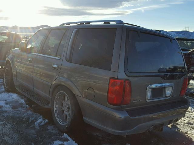 5LMFU28RX2LJ04289 - 2002 LINCOLN NAVIGATOR 金色 照片 3