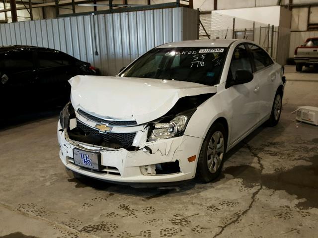 1G1PC5SH1C7177585 - 2012 CHEVROLET CRUZE LS WHITE photo 2