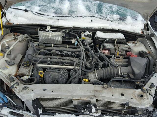 1FAHP34N28W240252 - 2008 FORD FOCUS S/SE SILVER photo 7