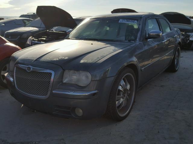 2C3KA63H26H318754 - 2006 CHRYSLER 300C GREEN photo 2