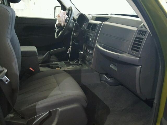 1C4PJMAK7CW177701 - 2012 JEEP LIBERTY SP GREEN photo 5