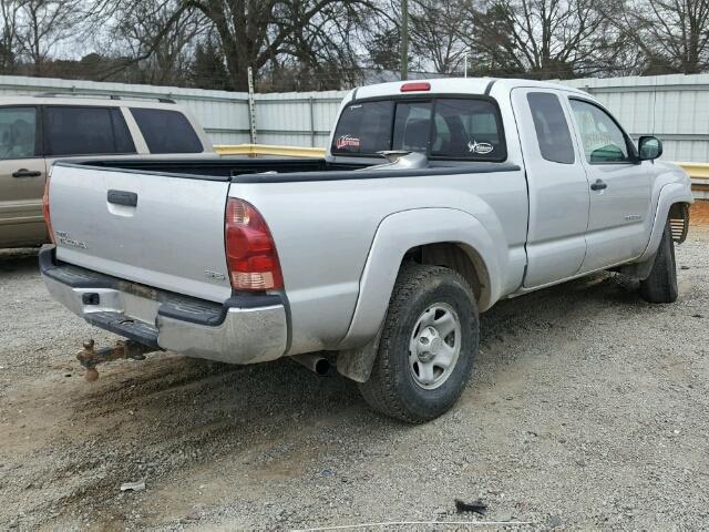 5TEUX42NX8Z556521 - 2008 TOYOTA TACOMA ACC SILVER photo 4