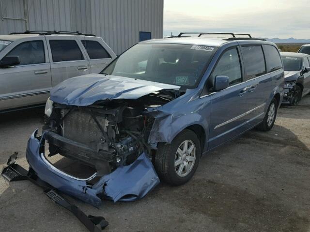 2A4RR5DG3BR734832 - 2011 CHRYSLER TOWN & COU BLUE photo 2