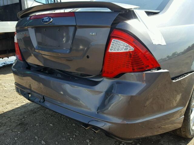 3FAHP0HA2CR230127 - 2012 FORD FUSION SE GRAY photo 9