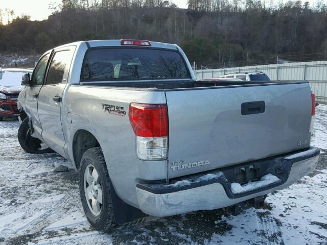 5TFDY5F17BX162578 - 2011 TOYOTA TUNDRA CRE SILVER photo 3