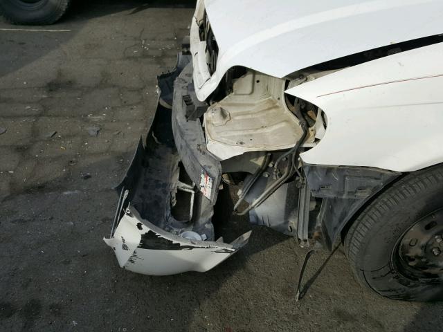 KNDUP131036448084 - 2003 KIA SEDONA EX WHITE photo 9