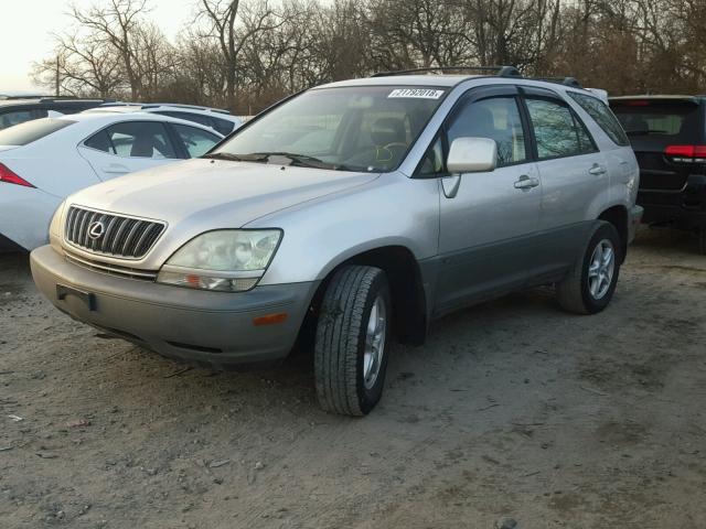 JTJHF10U020241552 - 2002 LEXUS RX 300 SILVER photo 2