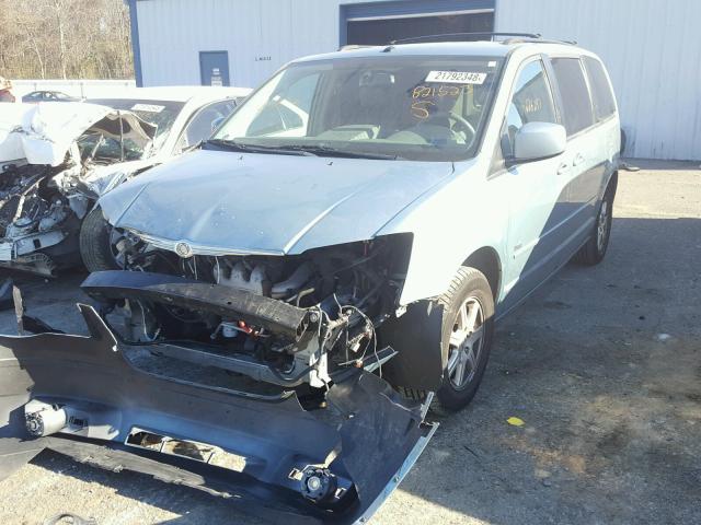 2A8HR54P58R821523 - 2008 CHRYSLER TOWN & COU GREEN photo 2