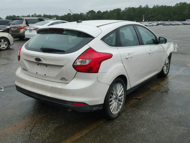 1FAHP3M27CL473379 - 2012 FORD FOCUS SEL WHITE photo 4