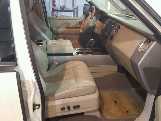 1FMFK20598LA53670 - 2008 FORD EXPEDITION WHITE photo 5