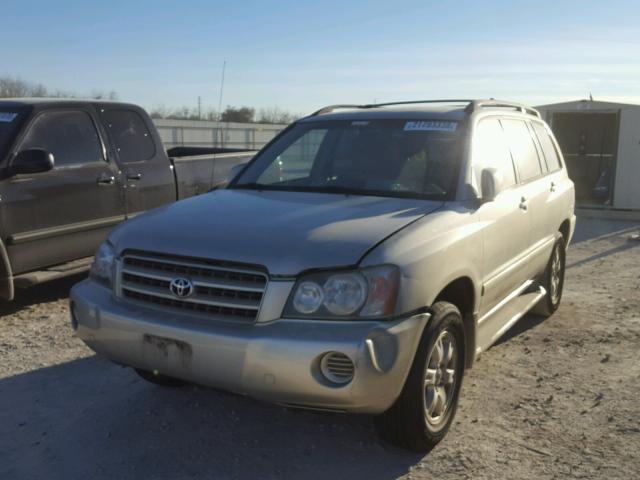 JTEHF21AX20068728 - 2002 TOYOTA HIGHLANDER BEIGE photo 2