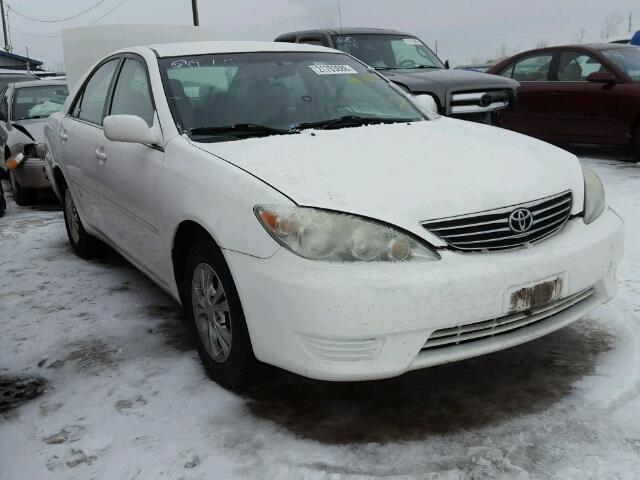 4T1BE32K95U549637 - 2005 TOYOTA CAMRY LE WHITE photo 1
