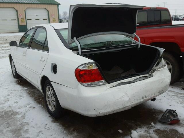 4T1BE32K95U549637 - 2005 TOYOTA CAMRY LE WHITE photo 3