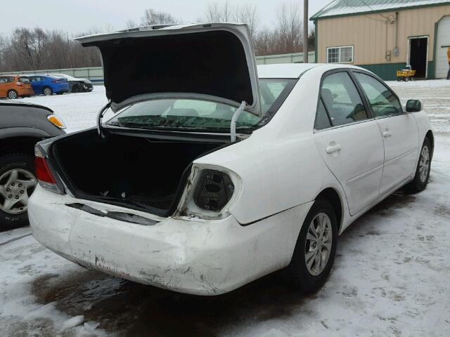 4T1BE32K95U549637 - 2005 TOYOTA CAMRY LE WHITE photo 4