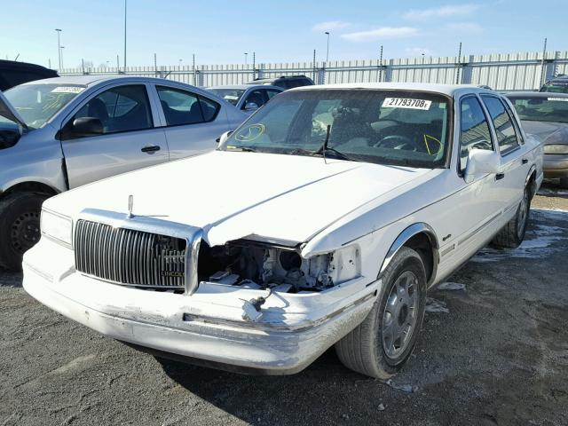 1LNLM82W3VY693720 - 1997 LINCOLN TOWN CAR S WHITE photo 2