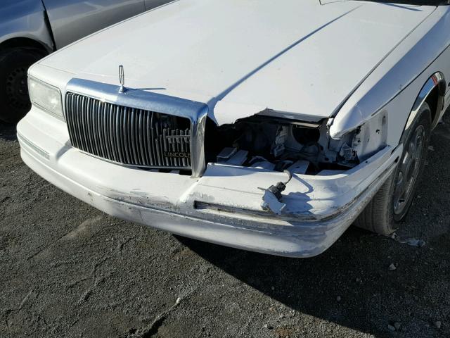 1LNLM82W3VY693720 - 1997 LINCOLN TOWN CAR S WHITE photo 9