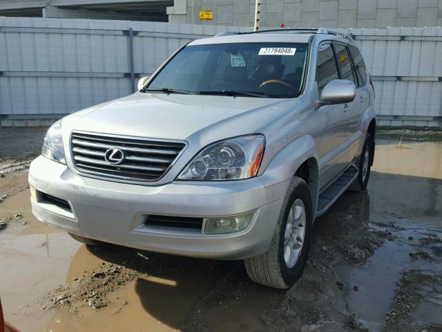 JTJBT20X830009037 - 2003 LEXUS GX 470 SILVER photo 2