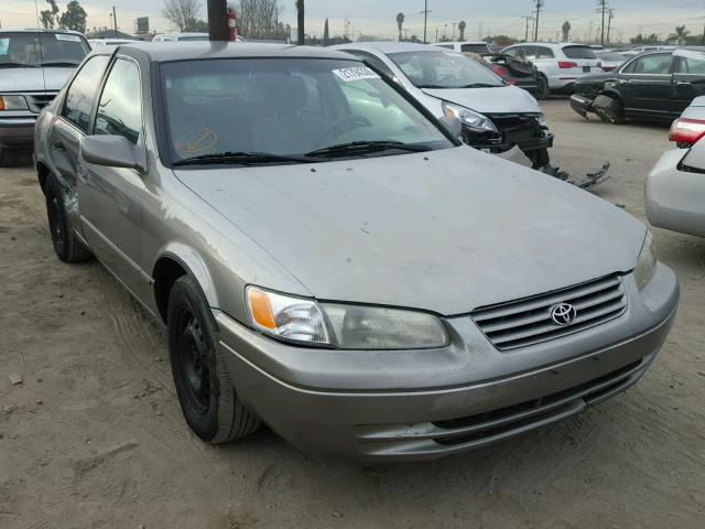 4T1BG22K7WU322632 - 1998 TOYOTA CAMRY CE TAN photo 1