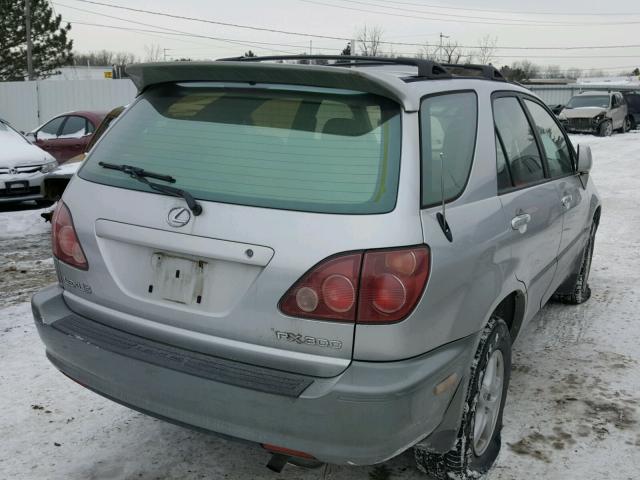 JT6HF10U0Y0104064 - 2000 LEXUS RX 300 SILVER photo 4