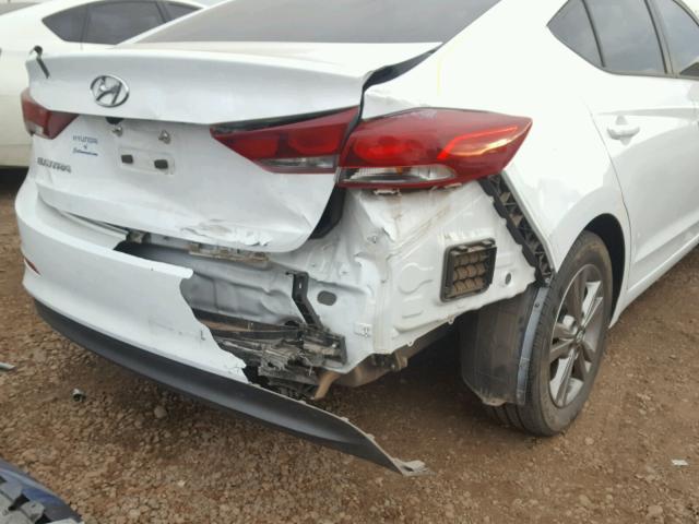 5NPD84LF1HH009337 - 2017 HYUNDAI ELANTRA SE WHITE photo 9