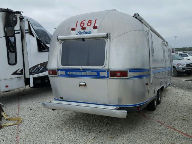 1STGEAJ25KJ506332 - 1989 AIRS TRAVEL TRA 银色 照片 4