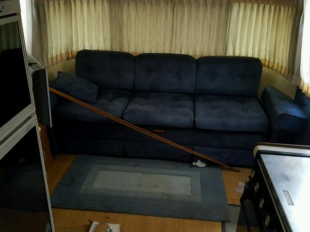 1STGEAJ25KJ506332 - 1989 AIRS TRAVEL TRA 银色 照片 5