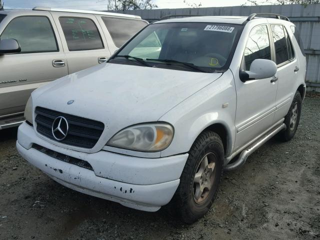 4JGAB54E7YA206399 - 2000 MERCEDES-BENZ ML 320 WHITE photo 2