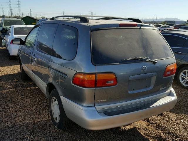 4T3ZF13C9XU155380 - 1999 TOYOTA SIENNA LE GRAY photo 3