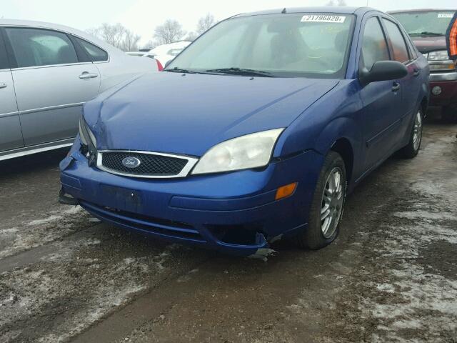 1FAFP34N85W266597 - 2005 FORD FOCUS ZX4 BLUE photo 2