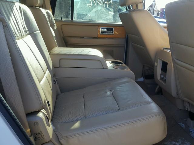 5LMFU28567LJ07534 - 2007 LINCOLN NAVIGATOR WHITE photo 6