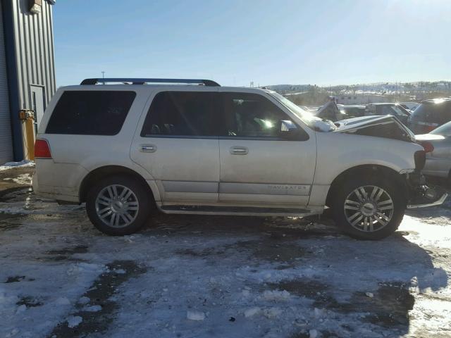 5LMFU28567LJ07534 - 2007 LINCOLN NAVIGATOR WHITE photo 9