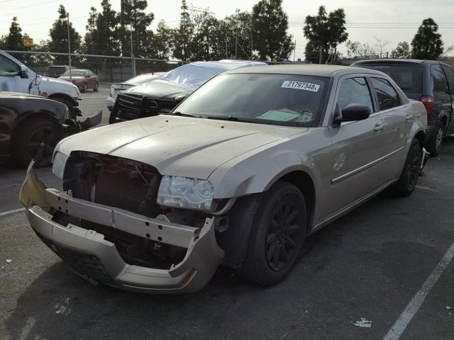 2C3KA43R28H180035 - 2008 CHRYSLER 300 LX TAN photo 2