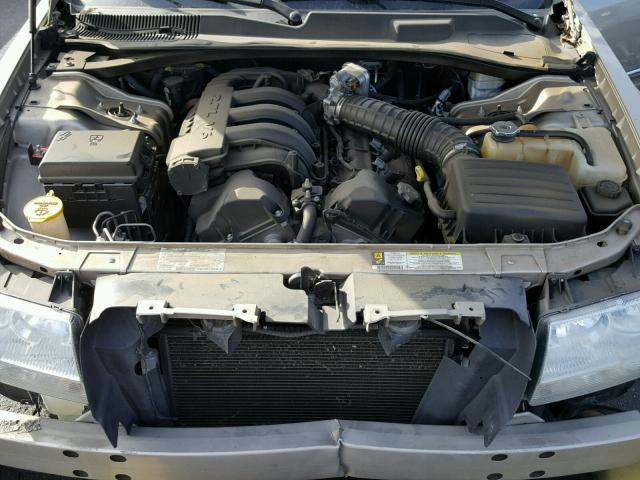 2C3KA43R28H180035 - 2008 CHRYSLER 300 LX TAN photo 7