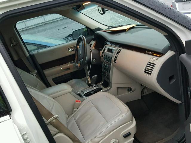 2FMHK6CC3ABB28976 - 2010 FORD FLEX SEL Սպիտակ լուսանկար 5