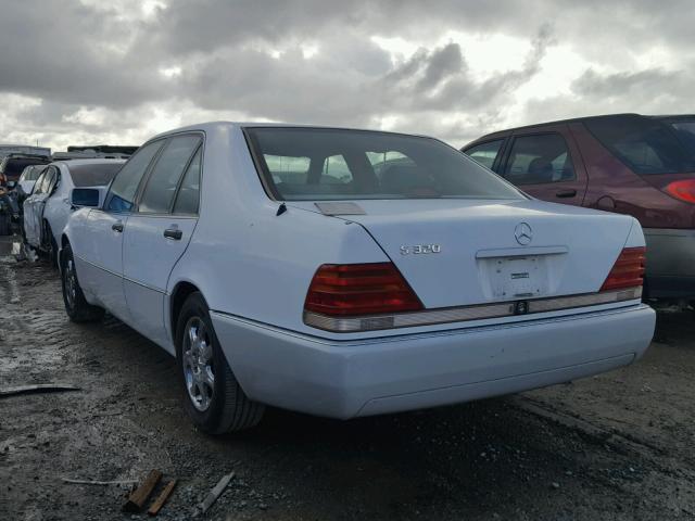 WDBGA32E5PA109546 - 1993 MERCEDES-BENZ 300 SE WHITE photo 3