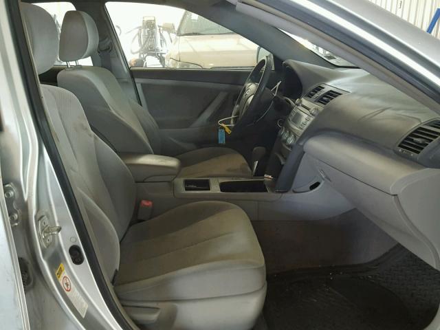 JTNBK46K973023929 - 2007 TOYOTA CAMRY NEW SILVER photo 5