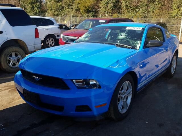 1ZVBP8AMXC5277036 - 2012 FORD MUSTANG BLUE photo 2