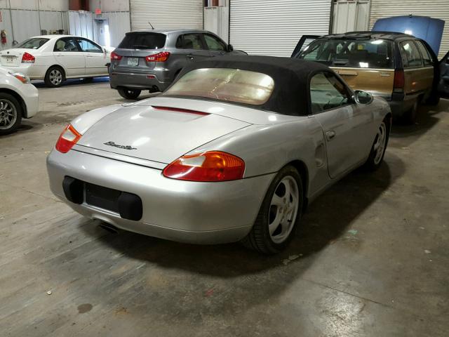 WP0CA2986YU621097 - 2000 PORSCHE BOXSTER SILVER photo 4