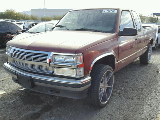 2GCEK19R4W1228846 - 1998 CHEVROLET GMT-400 K1 BURGUNDY photo 2