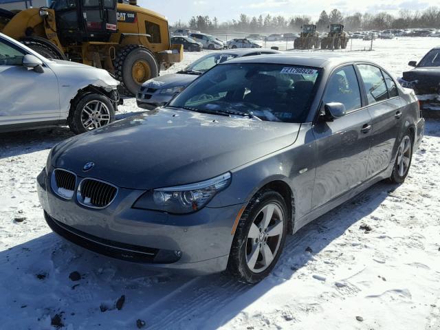 WBANV13508CZ51147 - 2008 BMW 528 XI GRAY photo 2