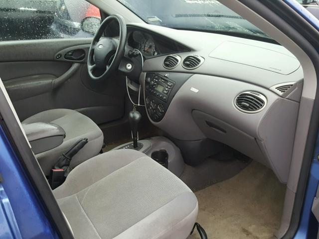 1FAFP36352W232866 - 2002 FORD FOCUS SE BLUE photo 5