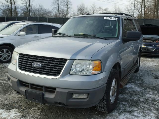 1FMFU16506LA46082 - 2006 FORD EXPEDITION SILVER photo 2