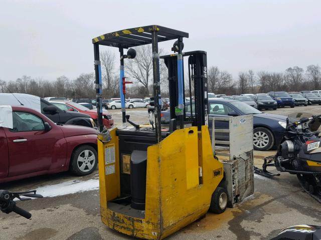 000000A824N07601X - 2000 YALE FORKLIFT YELLOW photo 4