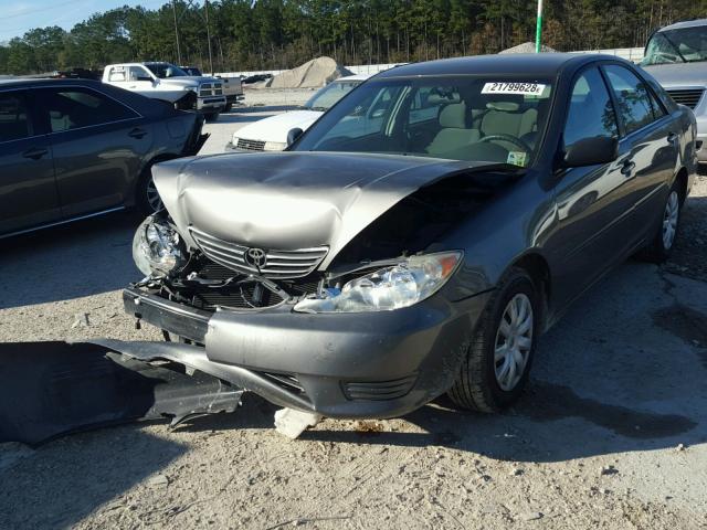 4T1BE32K06U735696 - 2006 TOYOTA CAMRY LE GRAY photo 2