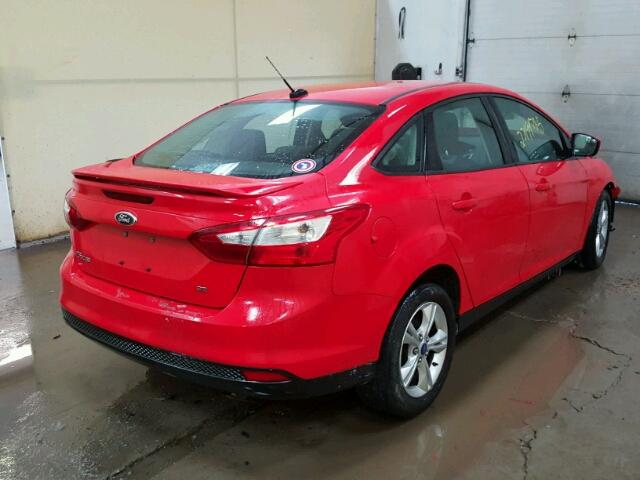 1FAHP3F20CL256205 - 2012 FORD FOCUS SE RED photo 4