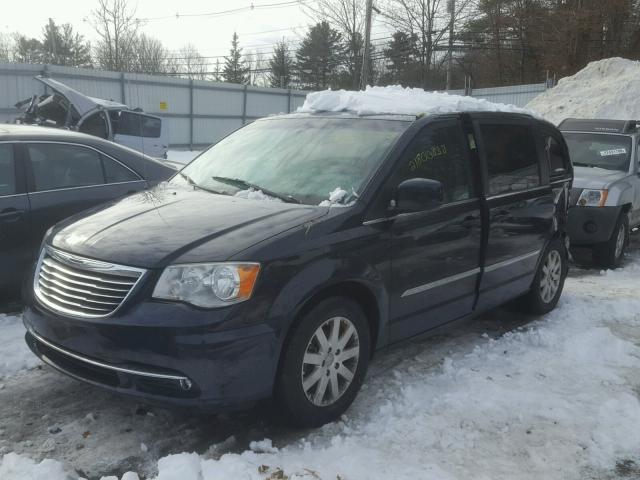 2A4RR8DG1BR619177 - 2011 CHRYSLER TOWN & COU BLUE photo 2