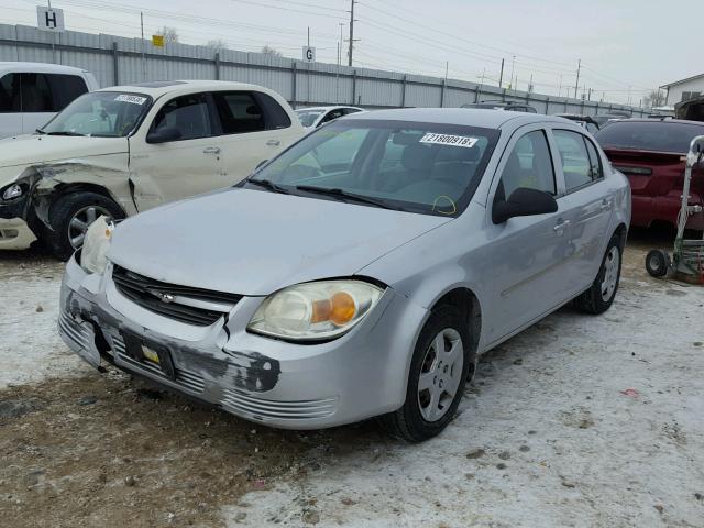 1G1AK52F557500594 - 2005 CHEVROLET COBALT SILVER photo 2