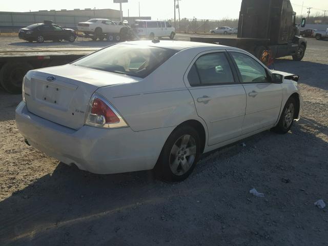 3FAHP07108R180921 - 2008 FORD FUSION SE WHITE photo 4