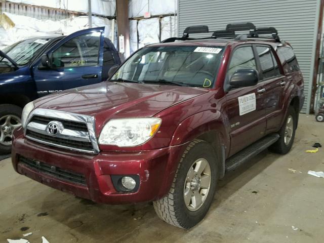 JTEBU14R568058283 - 2006 TOYOTA 4RUNNER SR MAROON photo 2