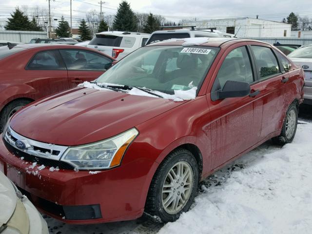 1FAHP35NX9W105617 - 2009 FORD FOCUS SE RED photo 2